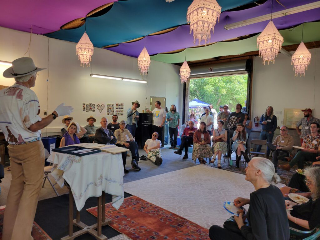 Jamis Present Labbooks Easter 2025